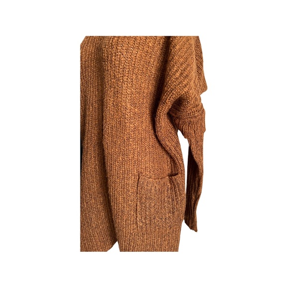 ECLIPSE SWEATER XS, but fits bigger - Picture 4 of 10